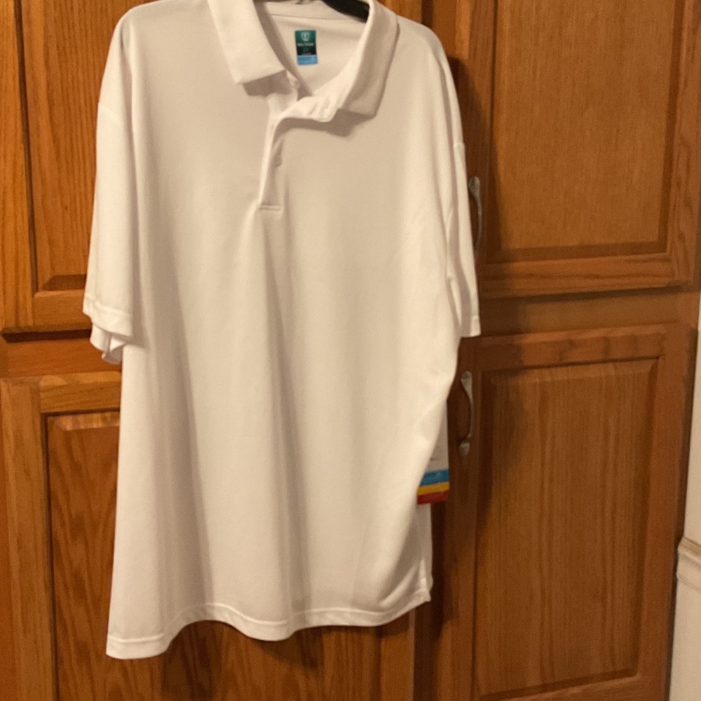 New with tags men’s Pro tour polo size 2X
